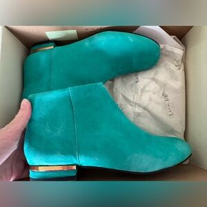 Lien.Do Salamanca Emerald Suede Booties